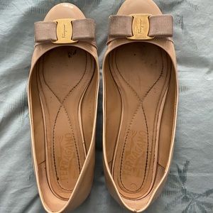 Ferragamo cream colored ballet flats size 5